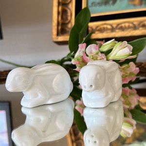 Waterford vintage white Rabbit Bunny Salt and pepper shakers Rare
